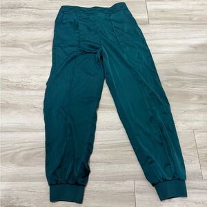 WHO WHAT WEAR green dress pants